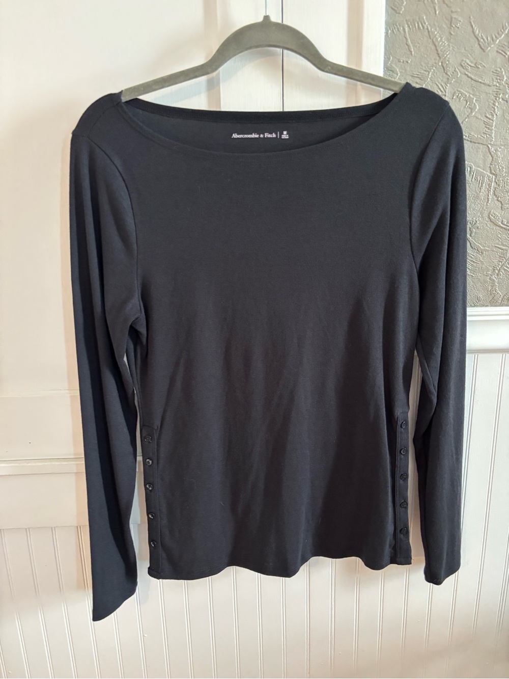 Abercrombie & Fitch Black Long-Sleeve Boat Neck Top with Side Button Trim